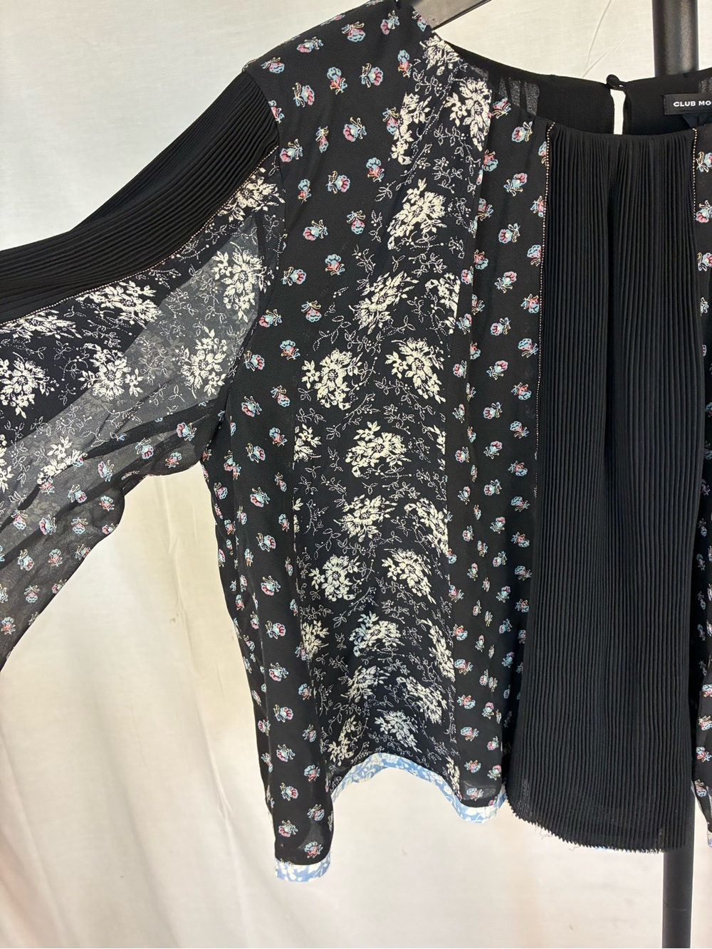 Club Monaco 100% Silk Accordion Pleat Mixed Print Tunic L - Picture 3 of 11
